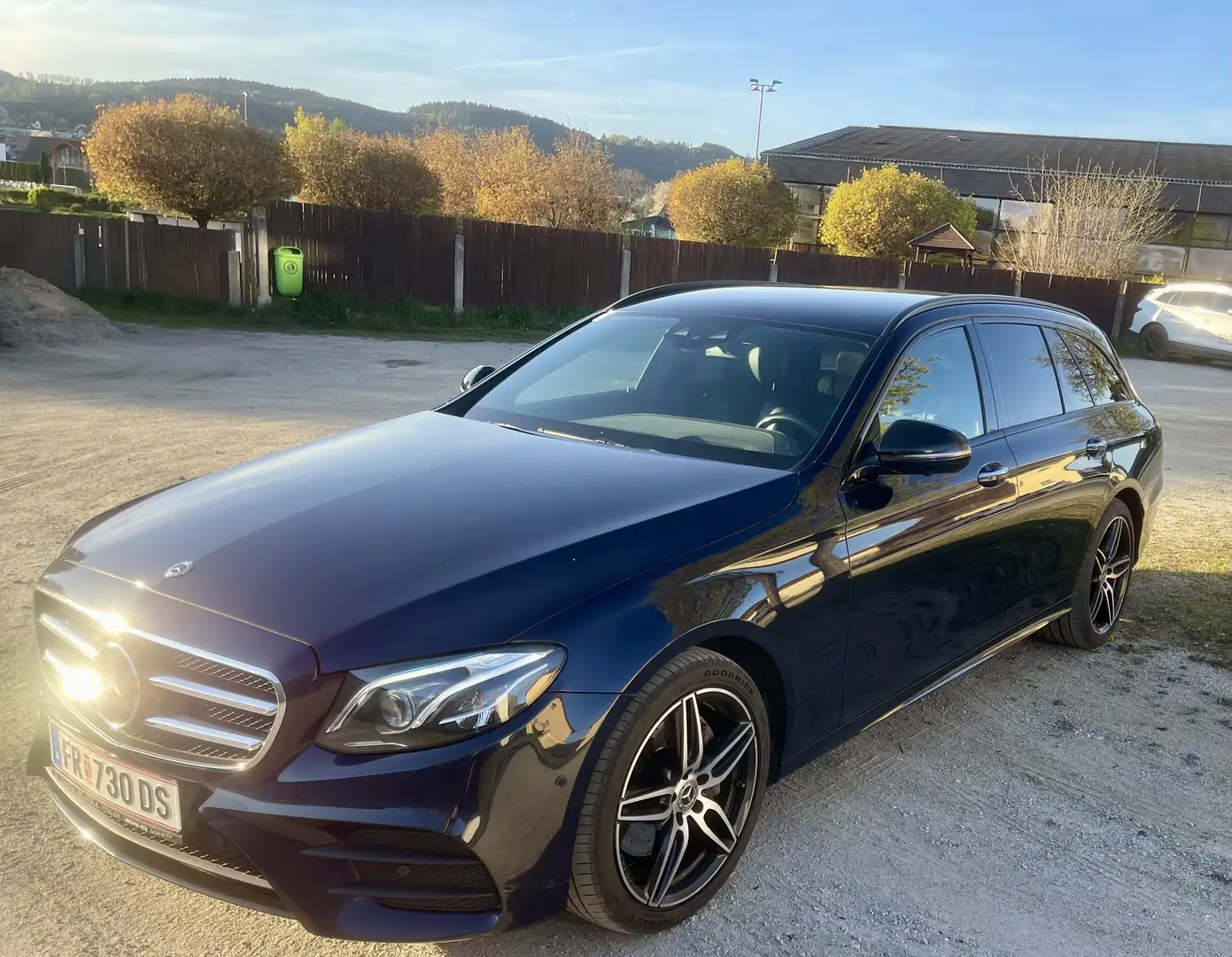 Mercedes-Benz E 220 d T Elegance 4MATIC Aut. AMG, DISTRONIC - 2