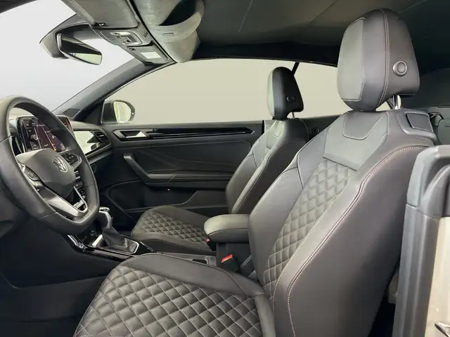 Volkswagen T-Roc view 12