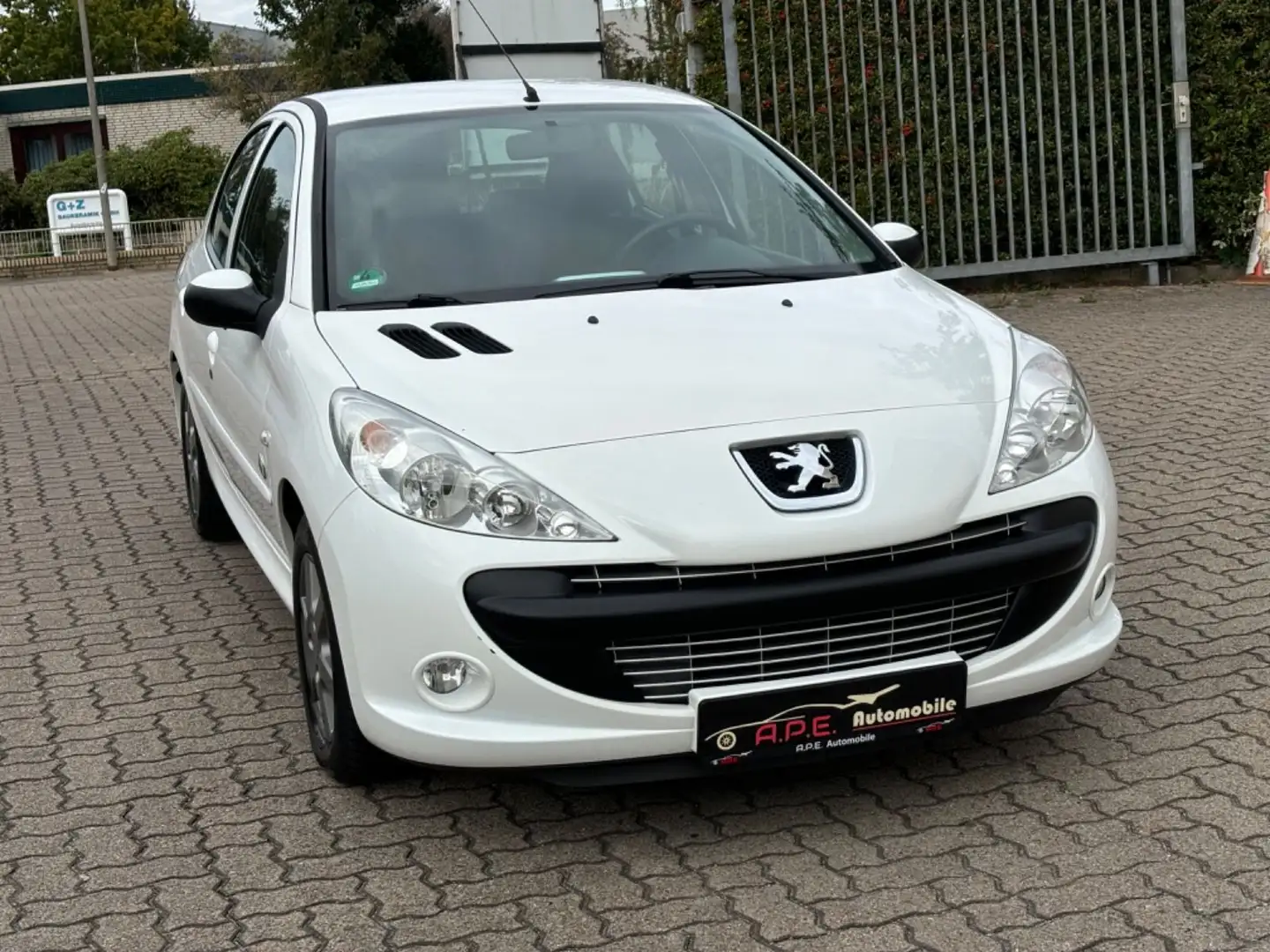 Peugeot 206 + Generation 1.4 hdi 1 HAND TÜV NEU Weiß - 1