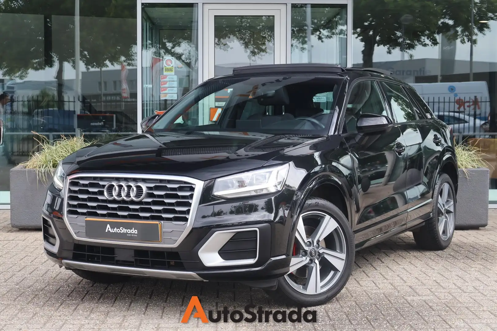 Audi Q2 35 TFSI EPIC 150pk I Pano I Climate I Sfeerverlich Zwart - 1