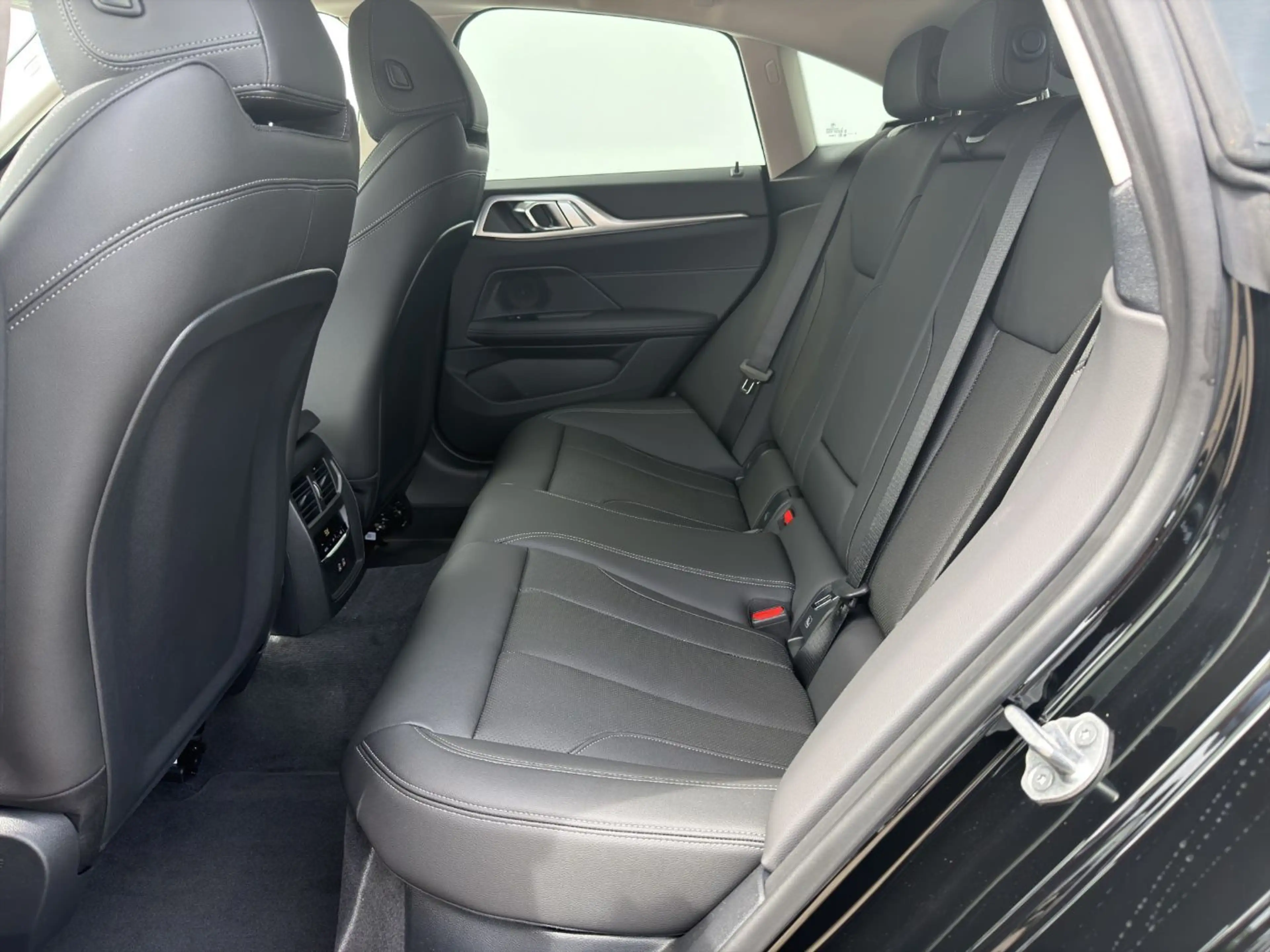 BMW 420 i Gran Coupé *Tageszulassung* — photo 8
