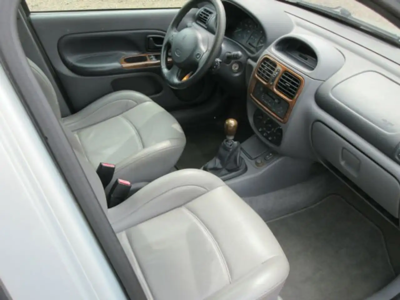 Renault Clio Initiale Luxe Paris Voll Ledersitze, foto 2