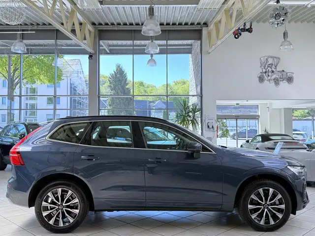 Volvo XC60 view 2