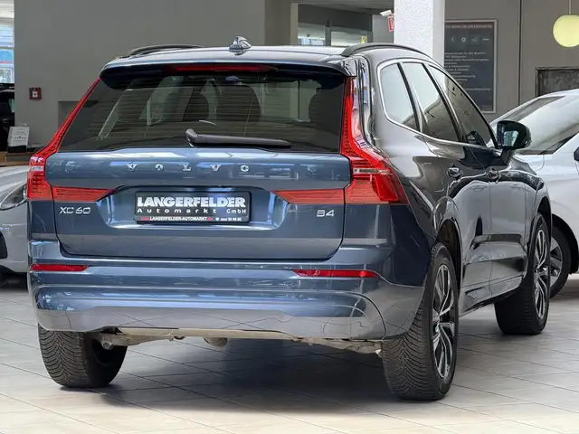 Volvo XC60 view 3