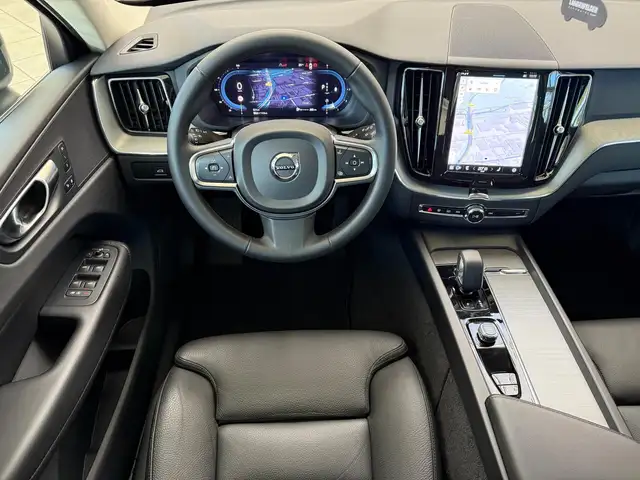 Volvo XC60 view 11