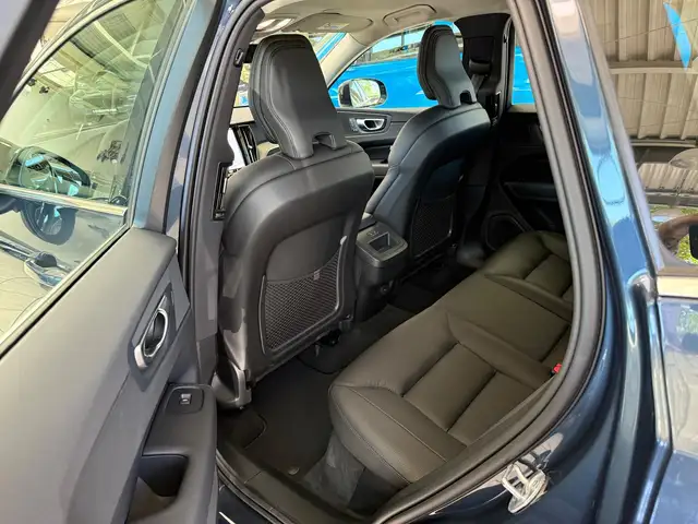 Volvo XC60 view 15