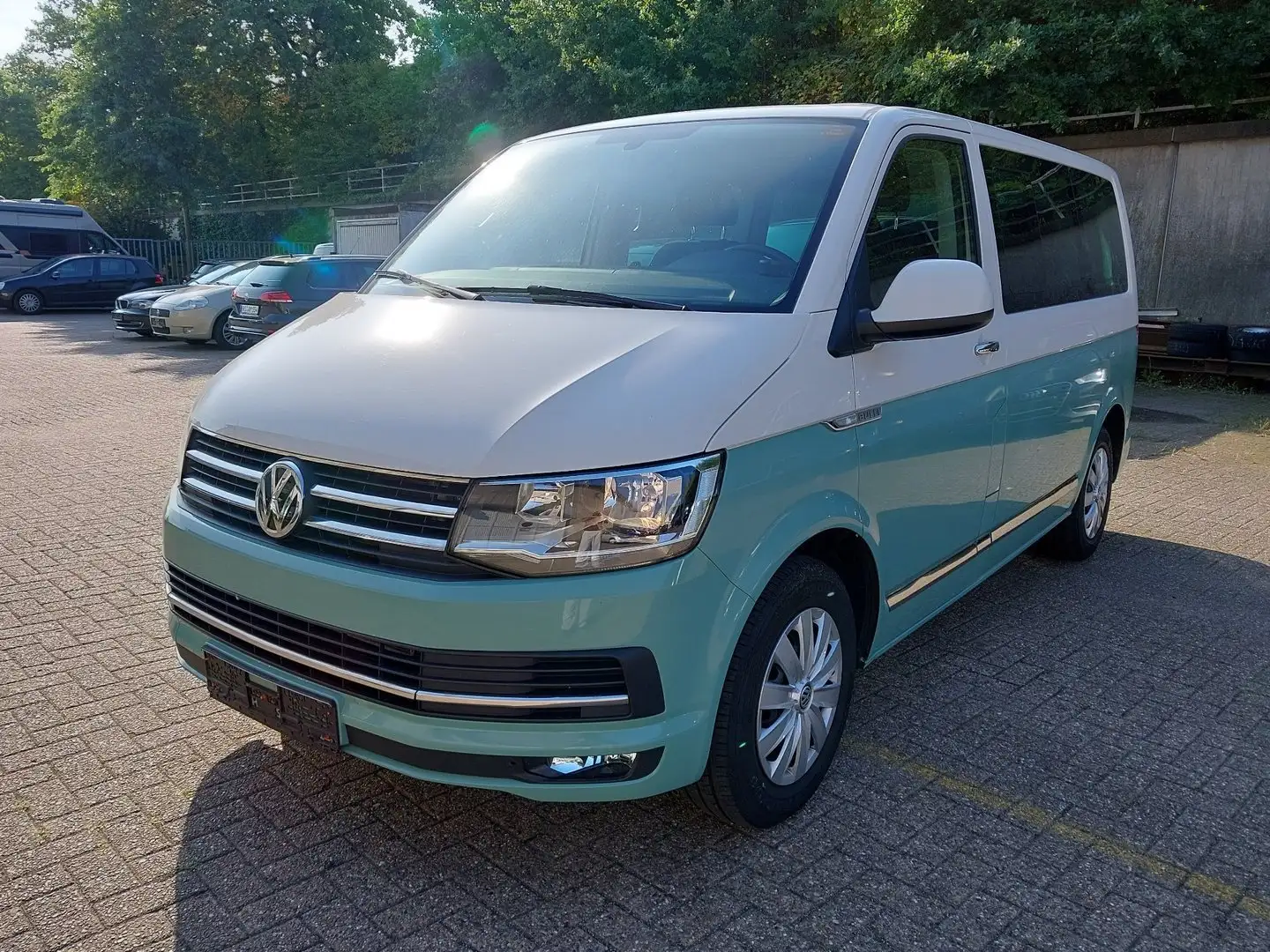 Volkswagen T6 Multivan 2,0 TDI *BI-COLOR *INSP.+TÜV NEU *GARANTIE+FIN. Grün - 1