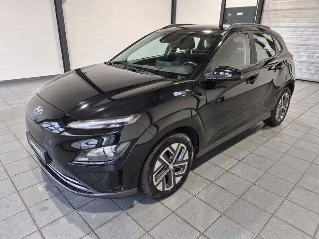 Hyundai Kona view 3