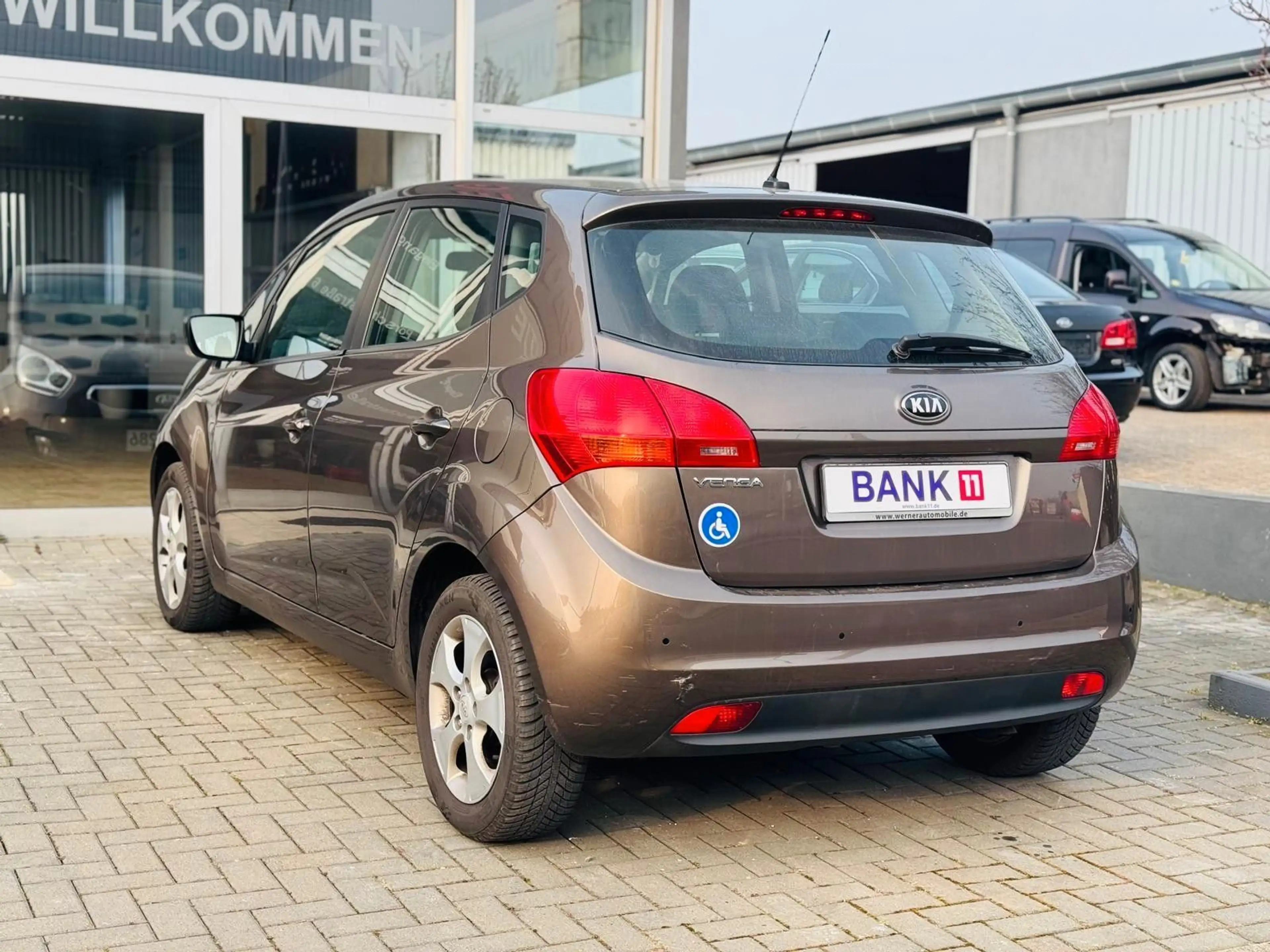 Kia Venga 1.6 — photo 6