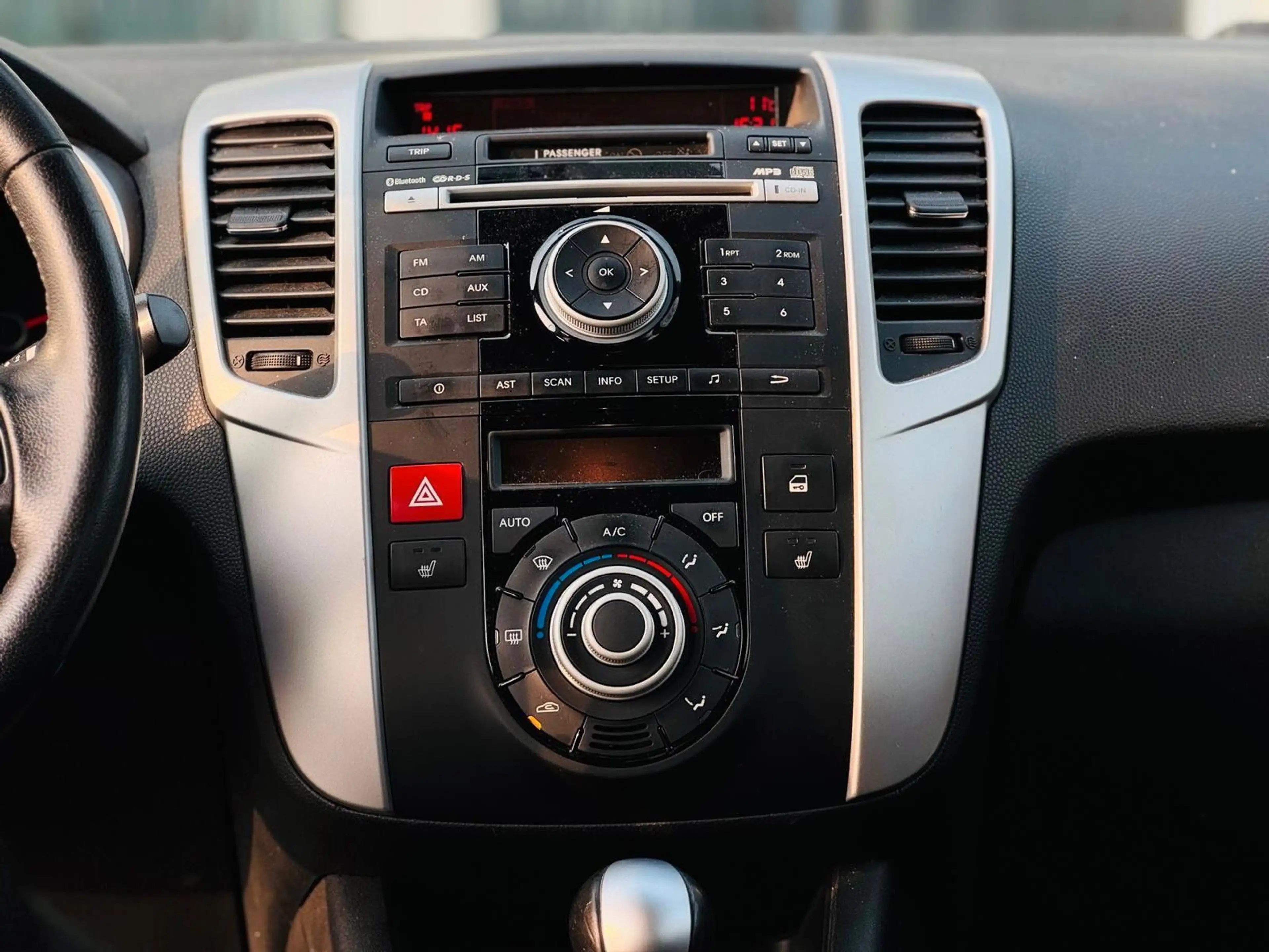 Kia Venga 1.6 — photo 10