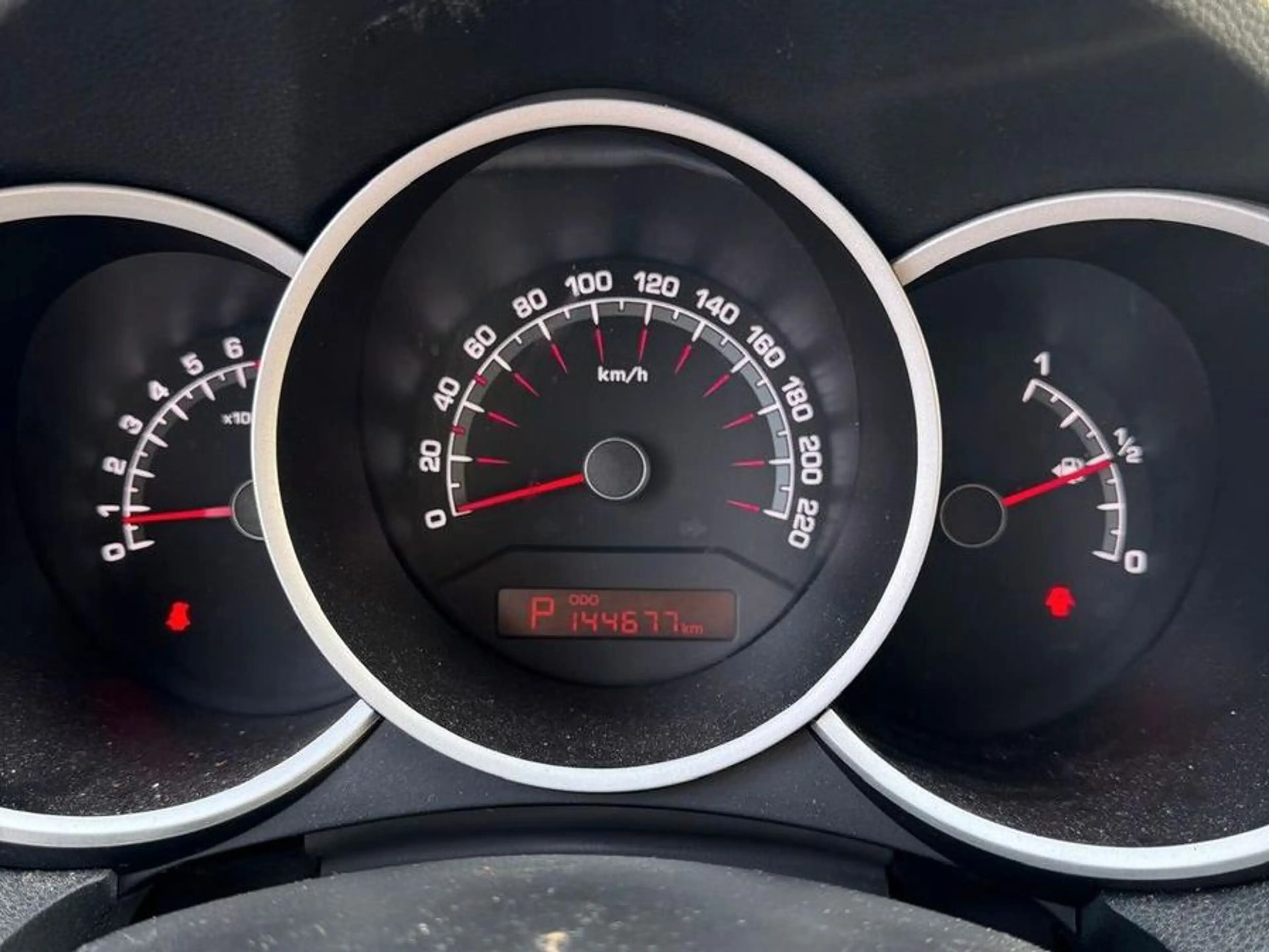 Kia Venga 1.6 — photo 11