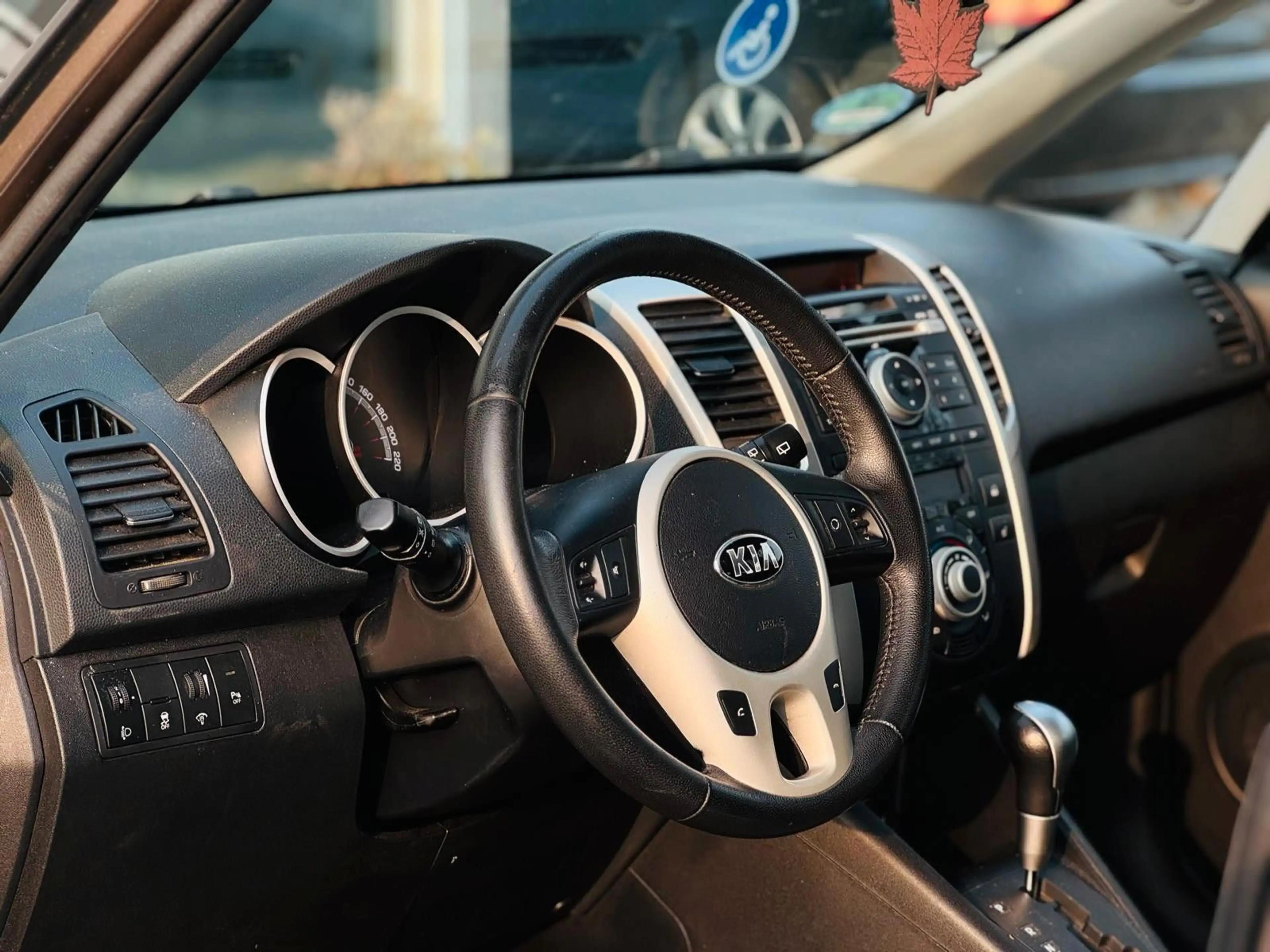 Kia Venga 1.6 — photo 7