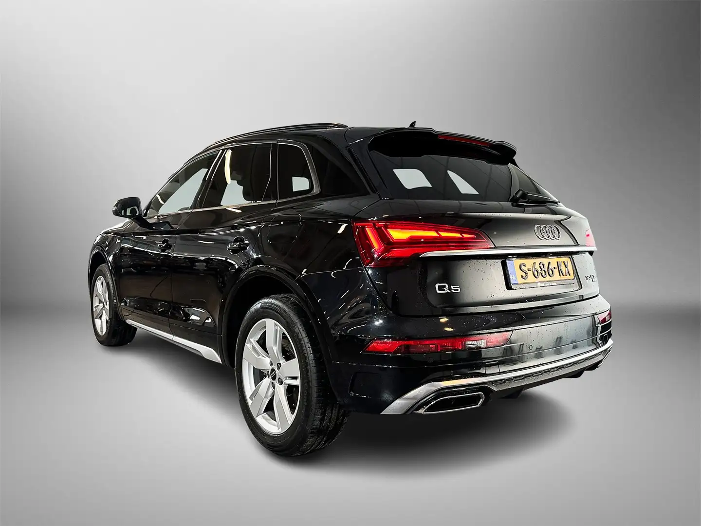 Audi Q5 55 368pk TFSI e S edition | Assistentiepakket Tour Zwart - 2