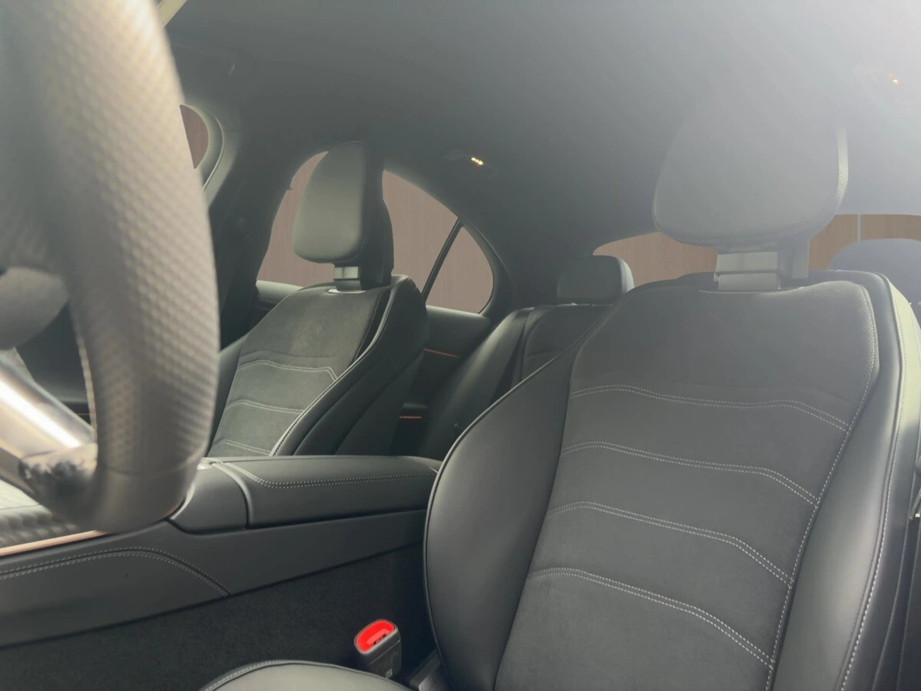 Mercedes-Benz E 450 E 450 4MATIC Limousine AMG-Line/360/Memory/Keyless — photo 12