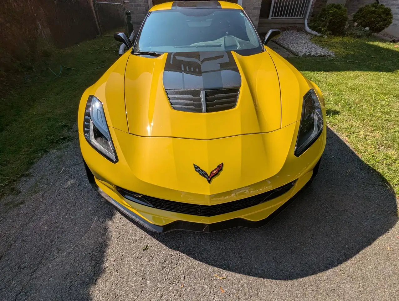Chevrolet Corvette снимка Chevrolet Corvette