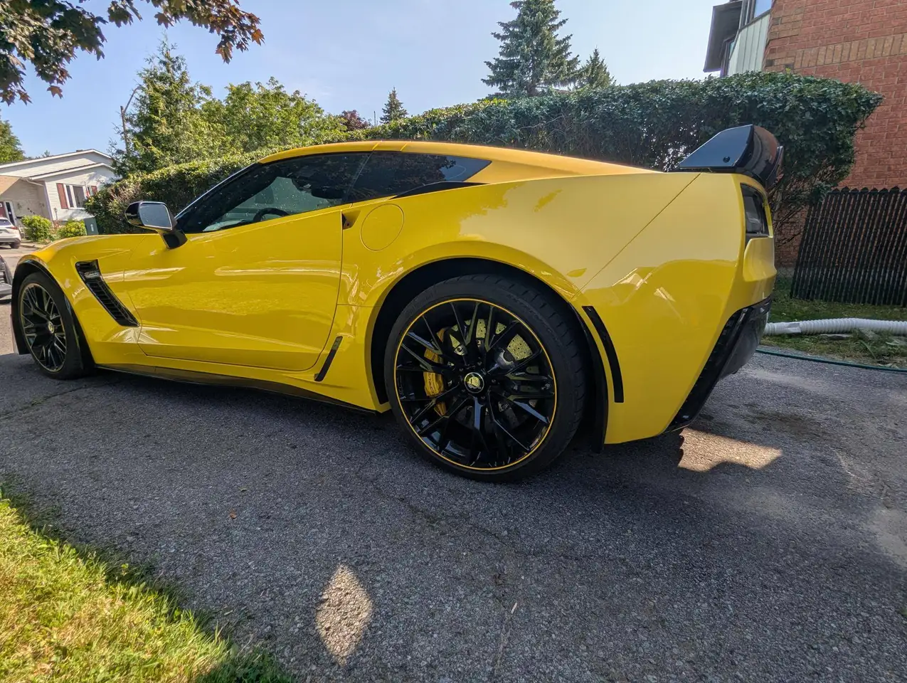 Chevrolet Corvette снимка Chevrolet Corvette