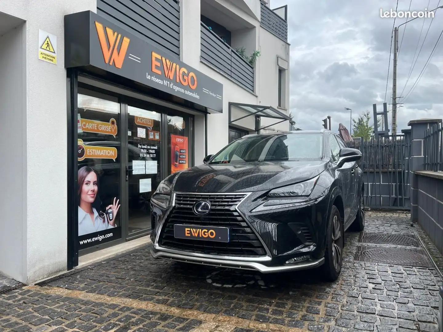 Lexus NX 300h 300h 2wd executive my21 tva récupérable Zwart - 1