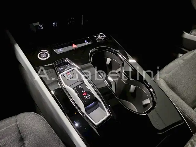 Audi A6 view 10