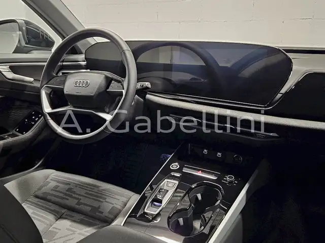 Audi A6 view 6