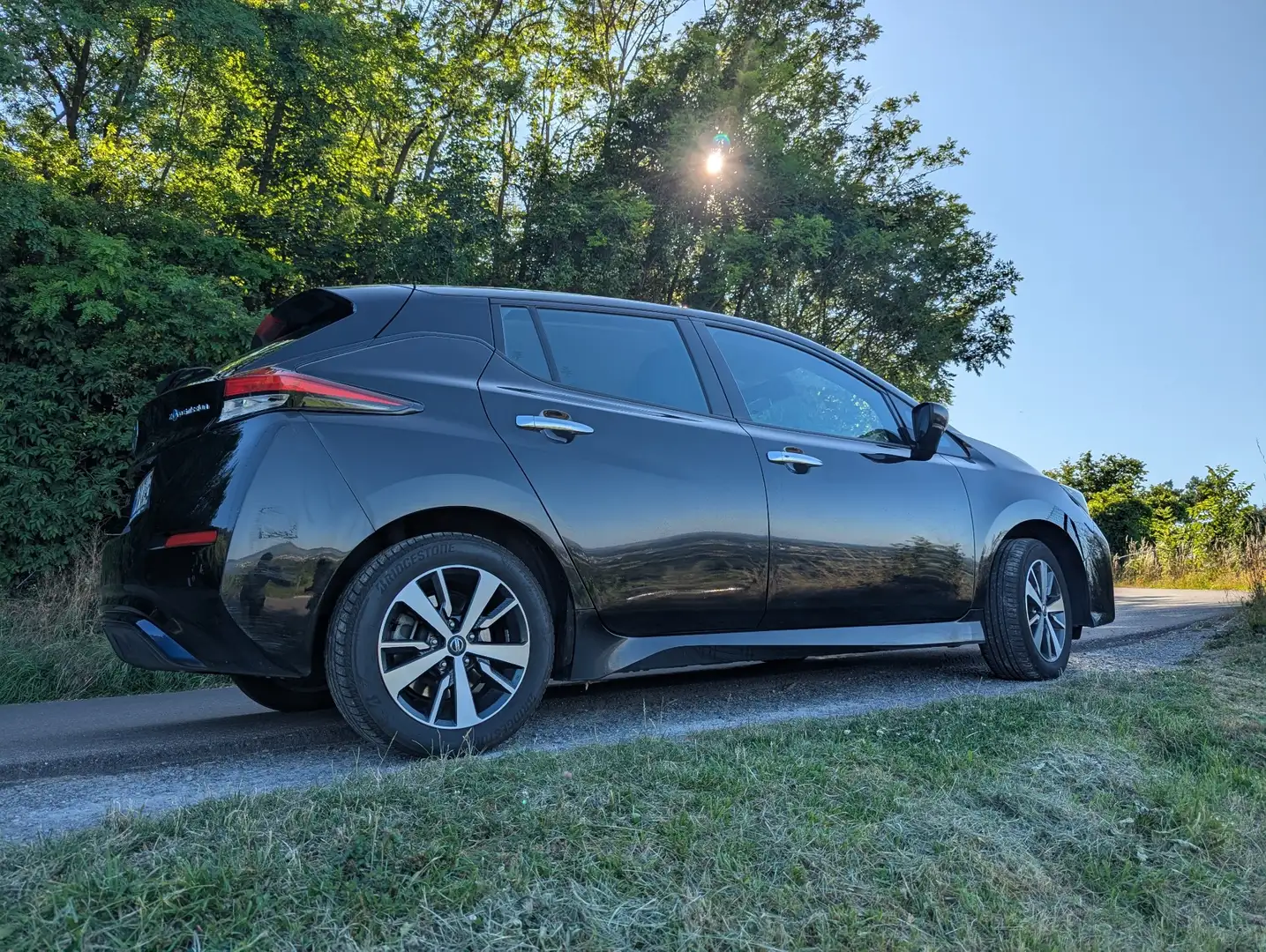 Nissan Leaf Leaf 39 kWh N-Connecta Schwarz - 1
