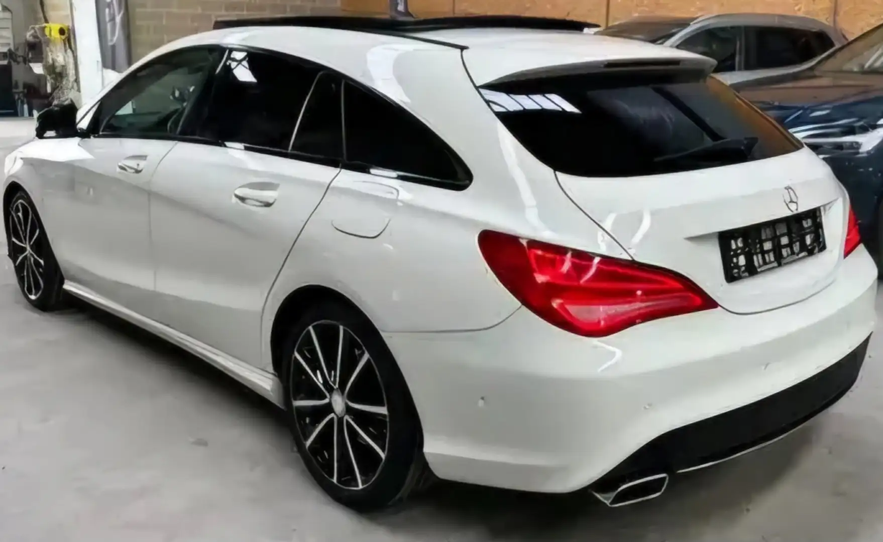 Mercedes-Benz CLA 200 Shooting Brake Blanc - 1