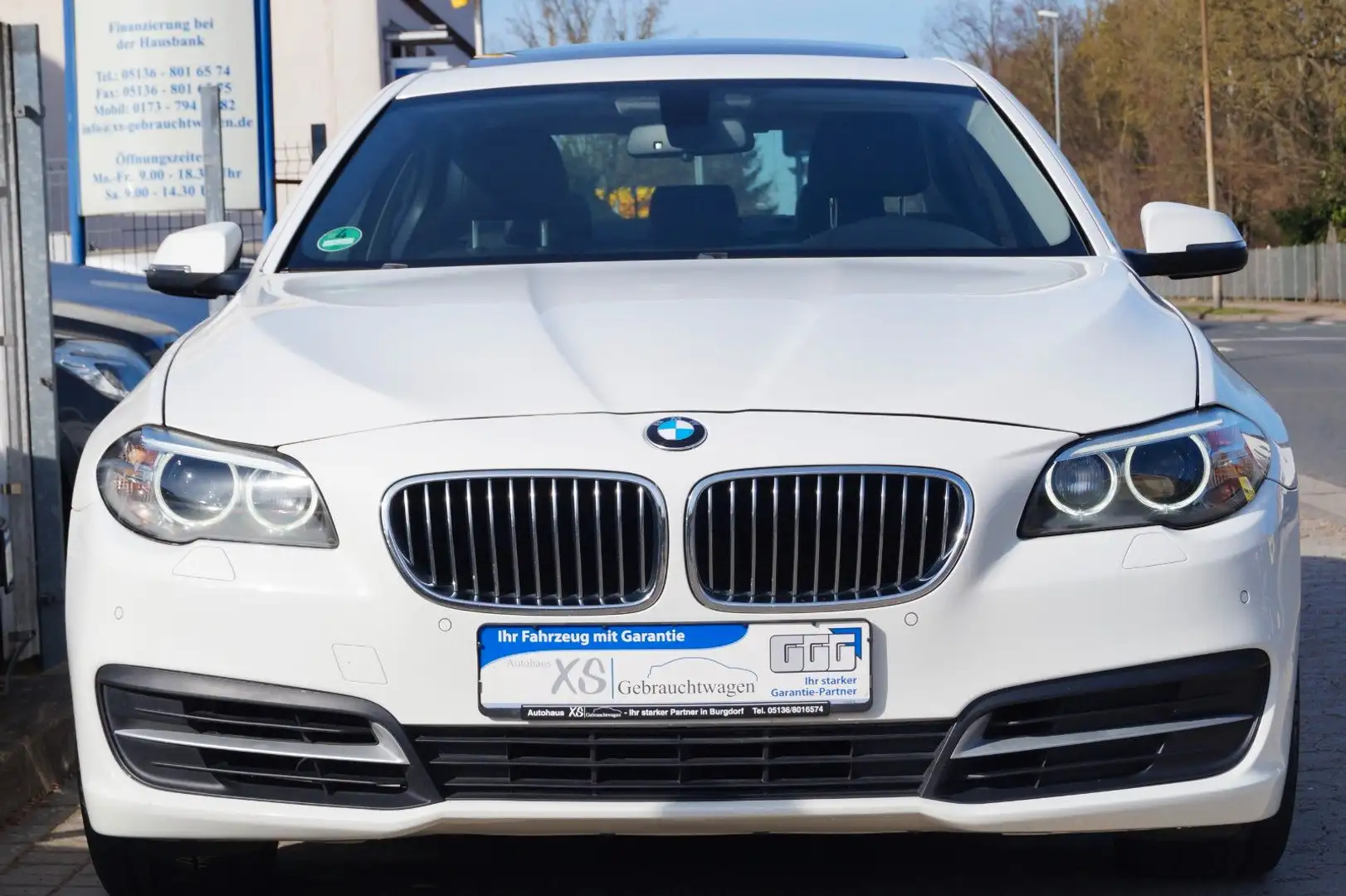 BMW 528 i Limousine Automatik Luxury Line aus 2.Hand! Weiß - 2