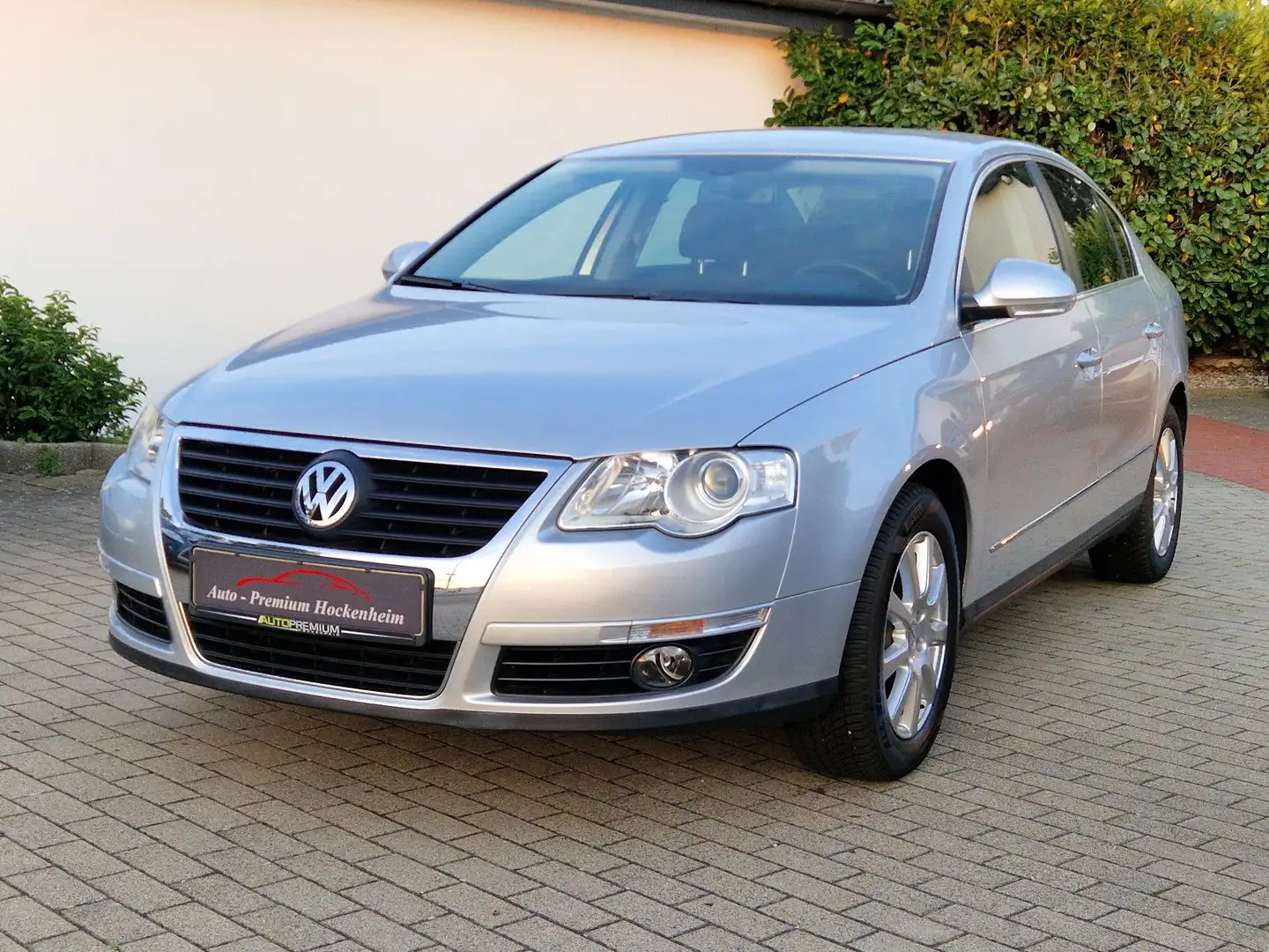 Volkswagen Passat Lim. Comfortline Silber - 1