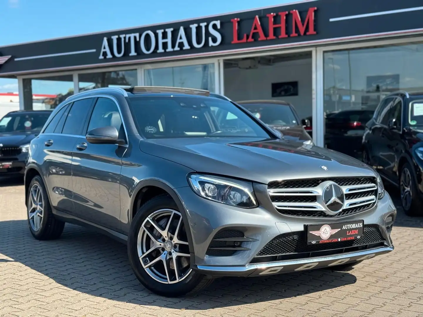Mercedes-Benz GLC 250 4Matic 9G-TRONIC"AMG-LINE"PANO*AHK*LED* Grau - 1