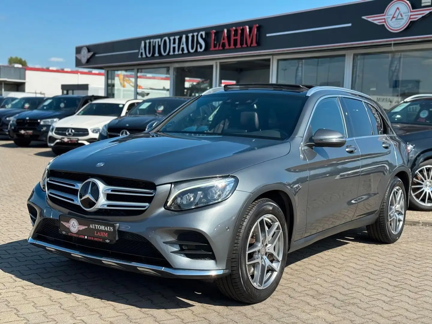 Mercedes-Benz GLC 250 4Matic 9G-TRONIC"AMG-LINE"PANO*AHK*LED* Grau - 2