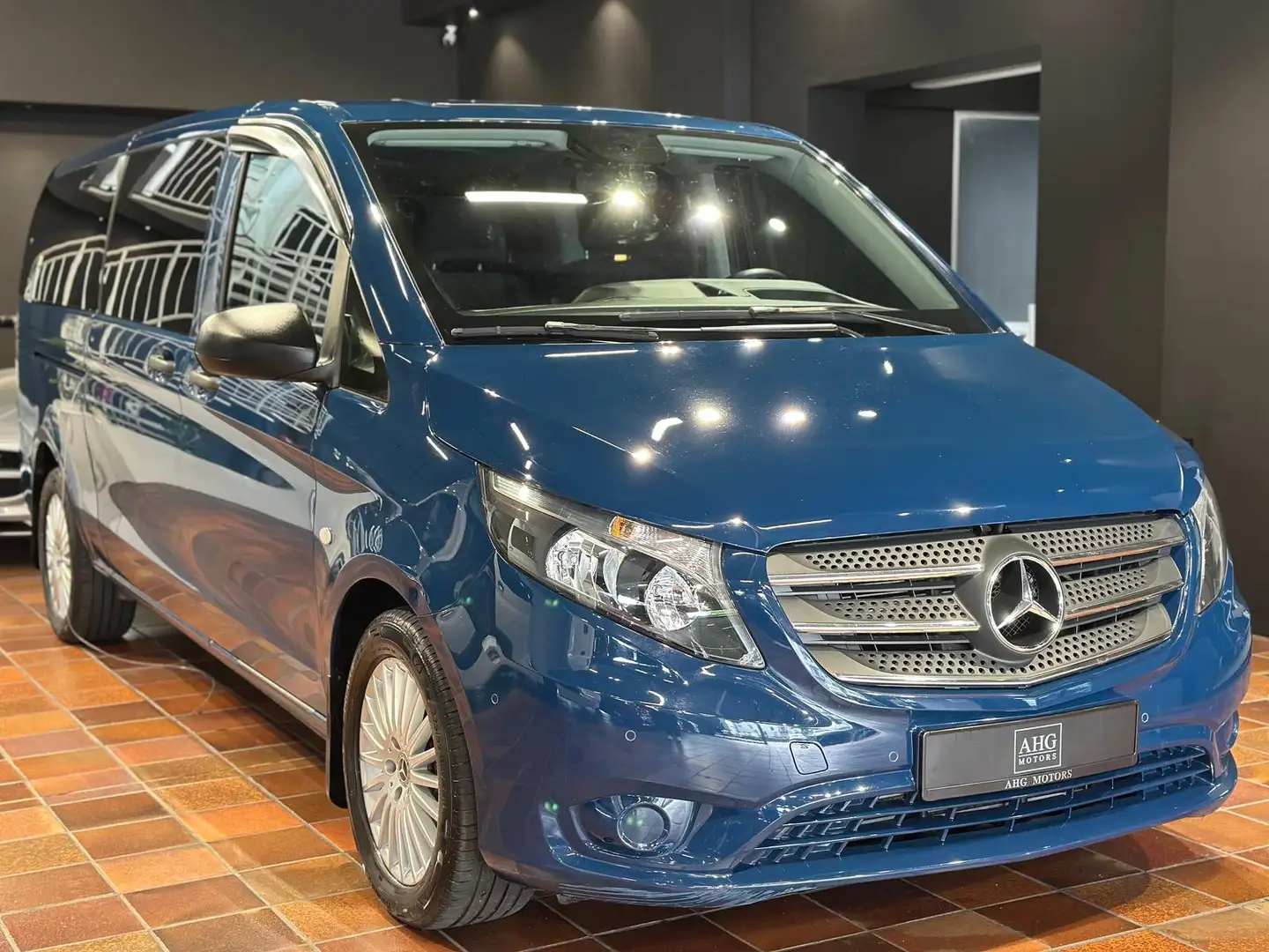 Mercedes-Benz Vito Tourer 116 Extralang 9Si 2xKlima Standhz el.Tür L3 Bleu - 2