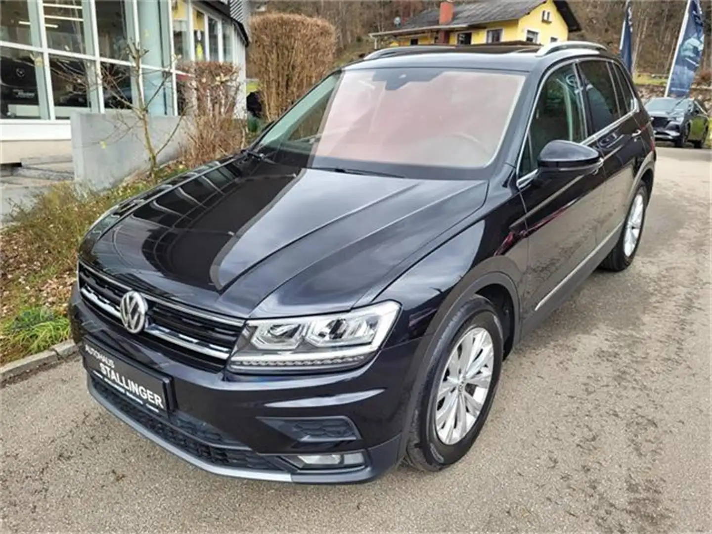 Volkswagen Tiguan 2,0 TDI SCR Sky Schwarz - 1