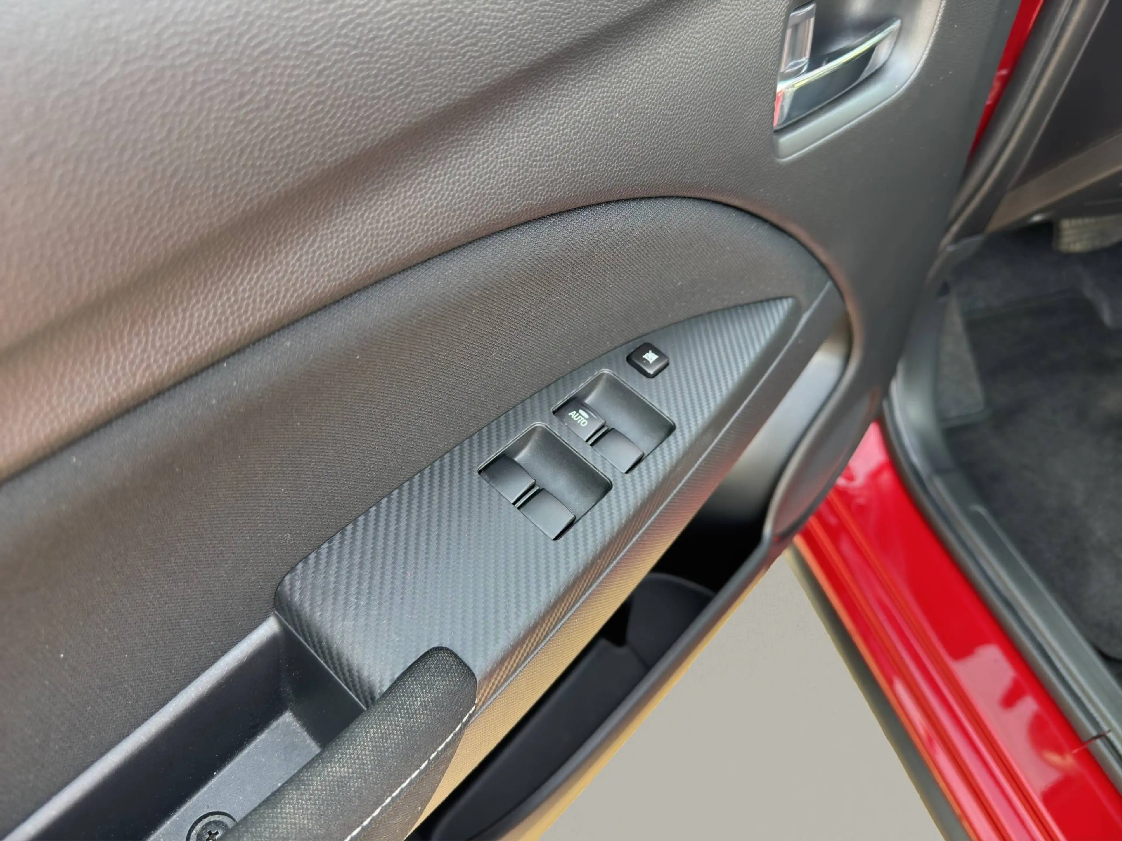 Mitsubishi Space Star 1.2 TOP CVT WENIG km (!) , scheckheftgepflegt, Ganzjahresreifen und Standheizung — photo 14