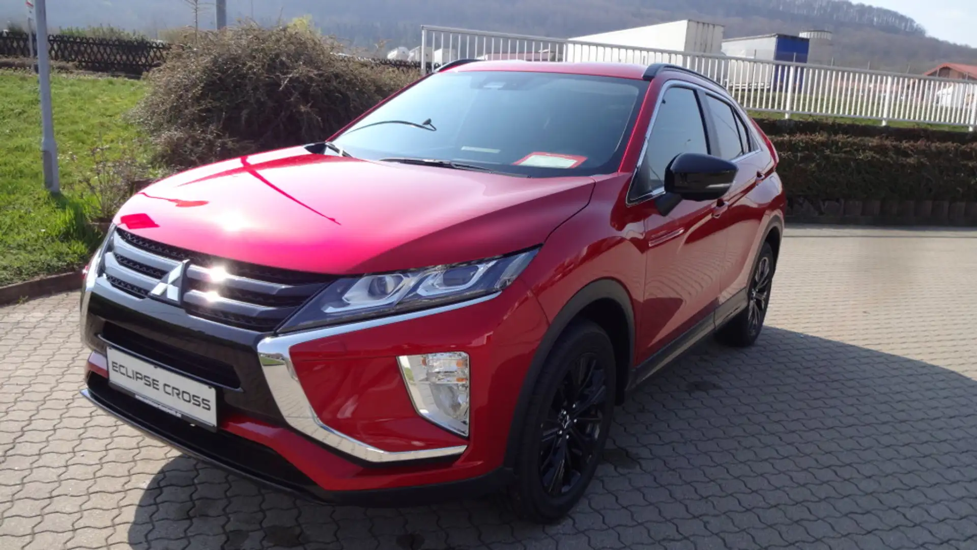 Mitsubishi Eclipse Cross Active+ 1.5 T-MIVEC 2WD 6-Gang Rot - 1