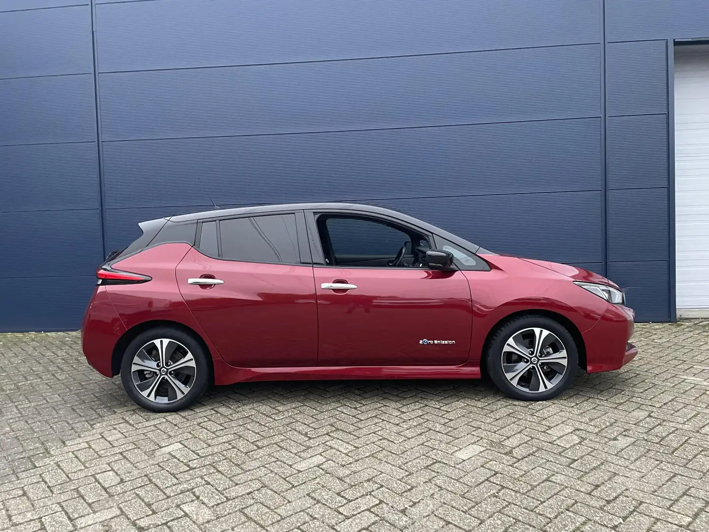 Nissan Leaf Tekna 40 kWh | Leder | 4x Camera | Navigatie | Pro Rood - 2