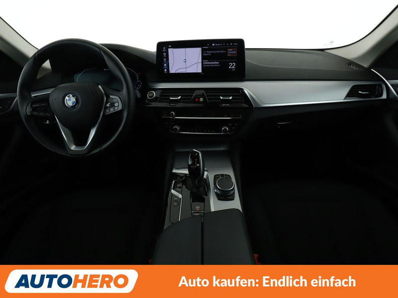 BMW 530 530e xDrive Aut*NAVI*LED*TEMPO*PDC*SHZ* — photo 12