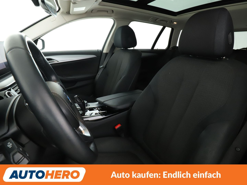BMW 530 530e xDrive Aut*NAVI*LED*TEMPO*PDC*SHZ* — photo 10