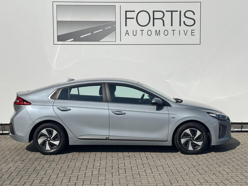 Hyundai IONIQ 1.6 GDi Comfort NL-AUTO | NAVI | CARPLAY | CAMERA — photo 9
