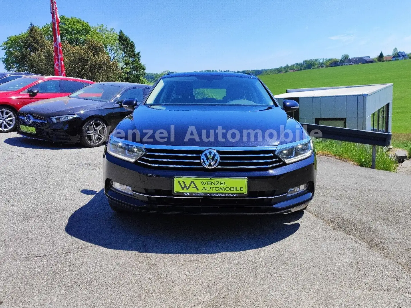 Volkswagen Passat Variant Passat 1.4 TSI DSG*AHK*LED*18ZOLL* Schwarz - 2