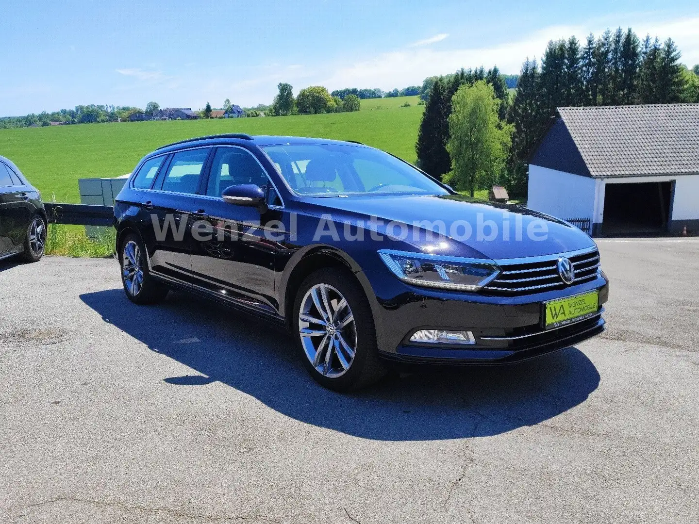 Volkswagen Passat Variant Passat 1.4 TSI DSG*AHK*LED*18ZOLL* Schwarz - 1