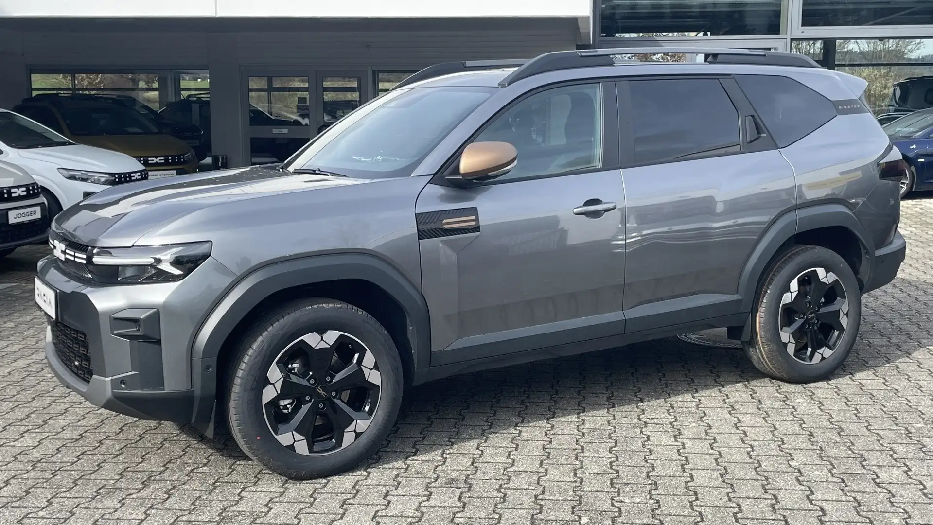 Dacia Bigster Journey HYBRID 1 Grau - 1