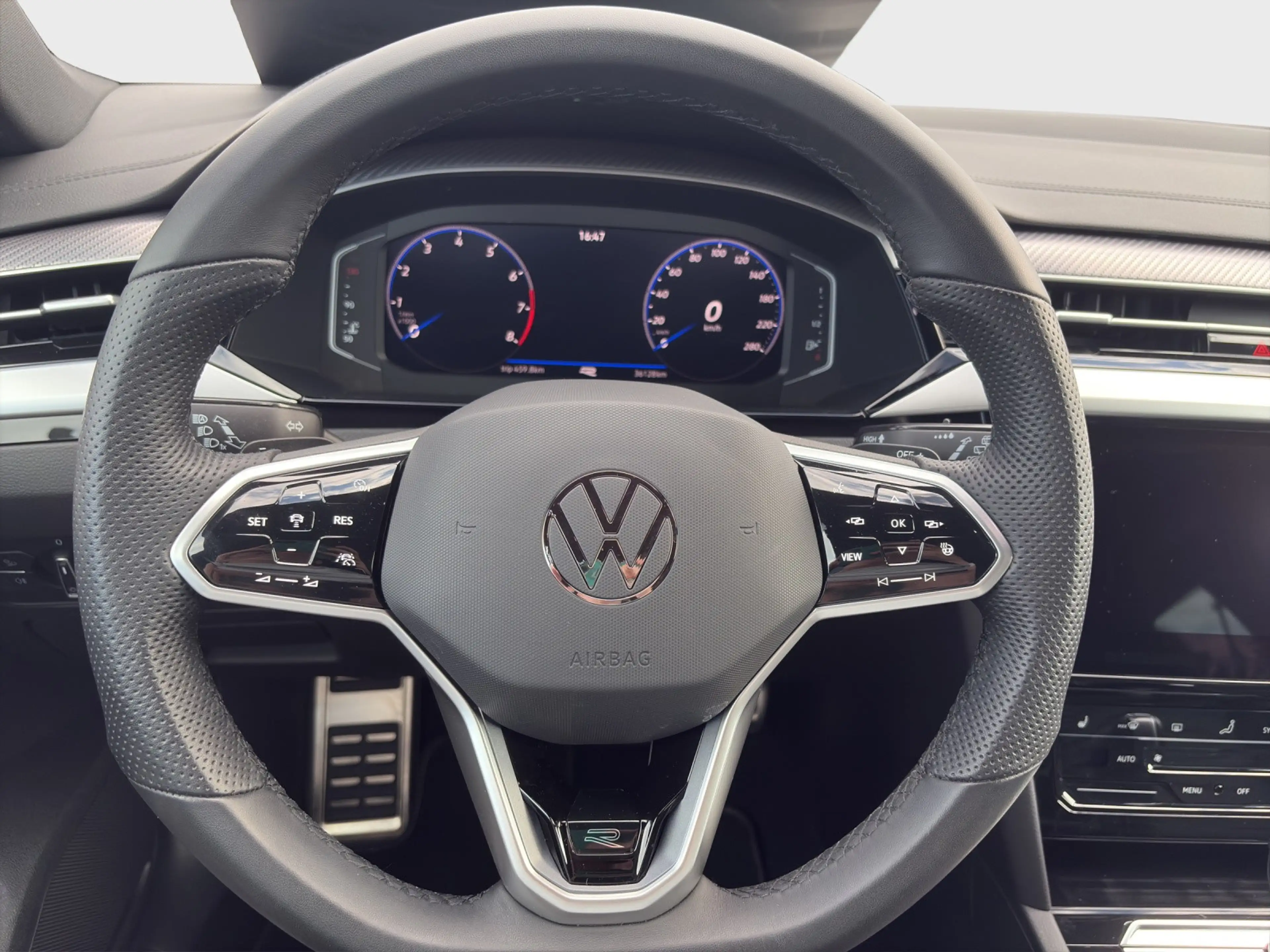 Volkswagen Arteon Shooting Brake R-Line 2.0 TSI 206 kW DSG — photo 14