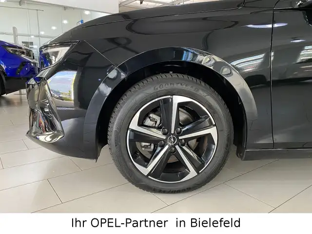 Opel Astra view 7
