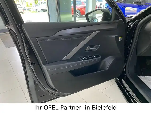 Opel Astra view 11