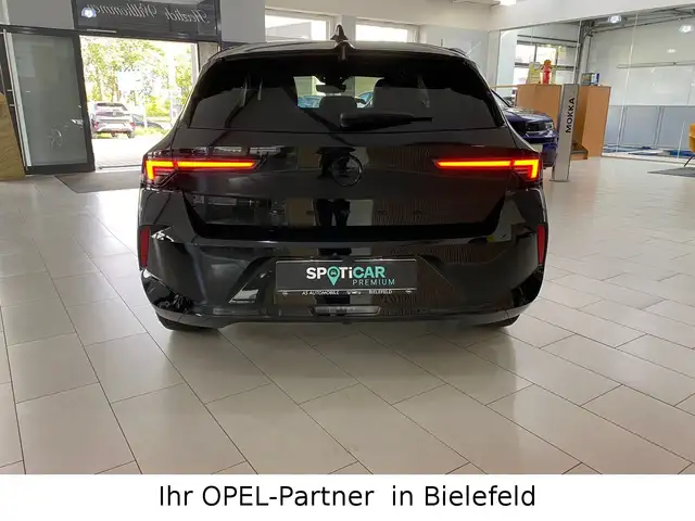 Opel Astra view 5
