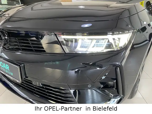 Opel Astra view 8