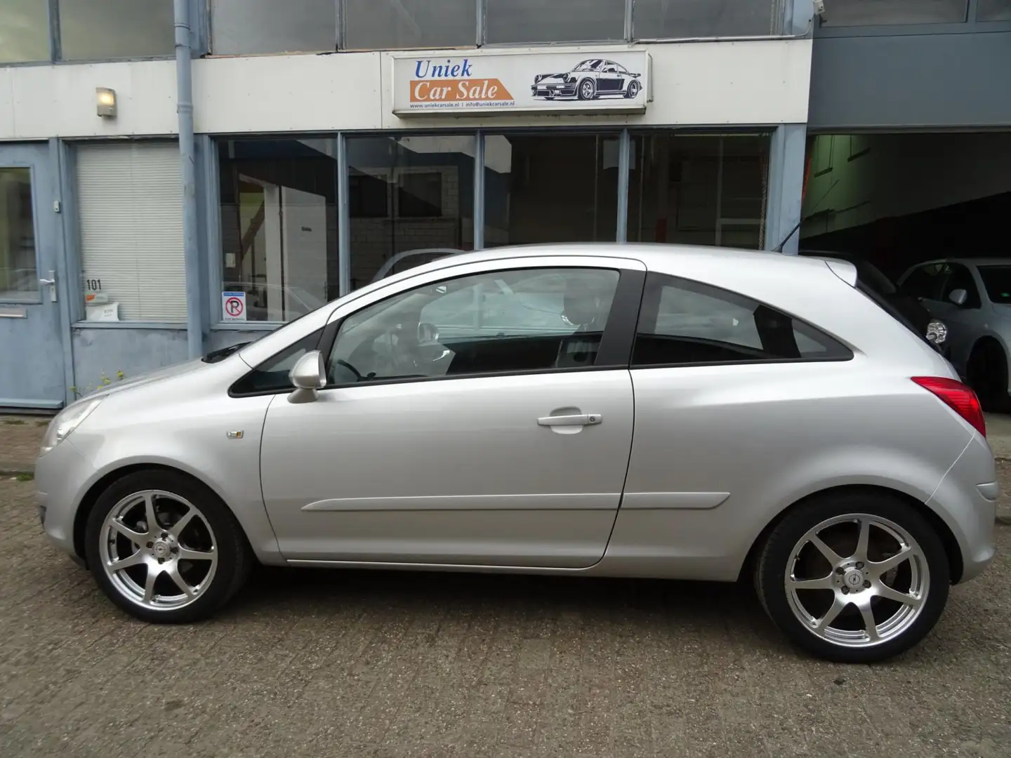 Opel Corsa 1.4-16V Cosmo Gris - 2