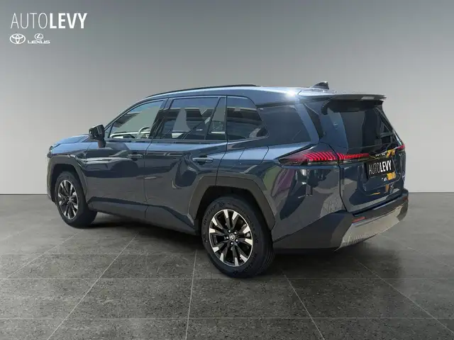 Toyota Rav4 view 4