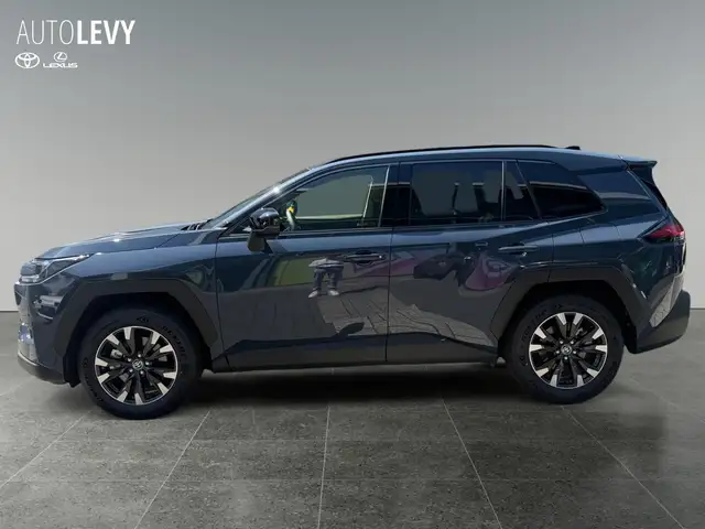 Toyota Rav4 view 3