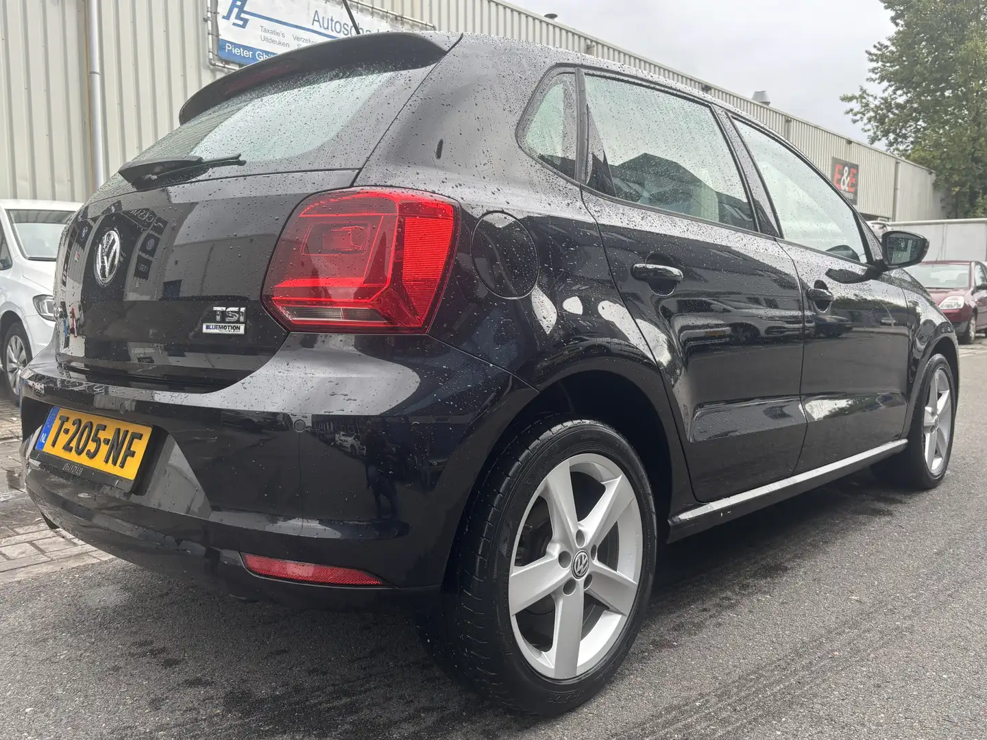 Volkswagen Polo 1.2 TSI Highline 5 DEURS / DEALER ONDERHOUDEN Schwarz - 2