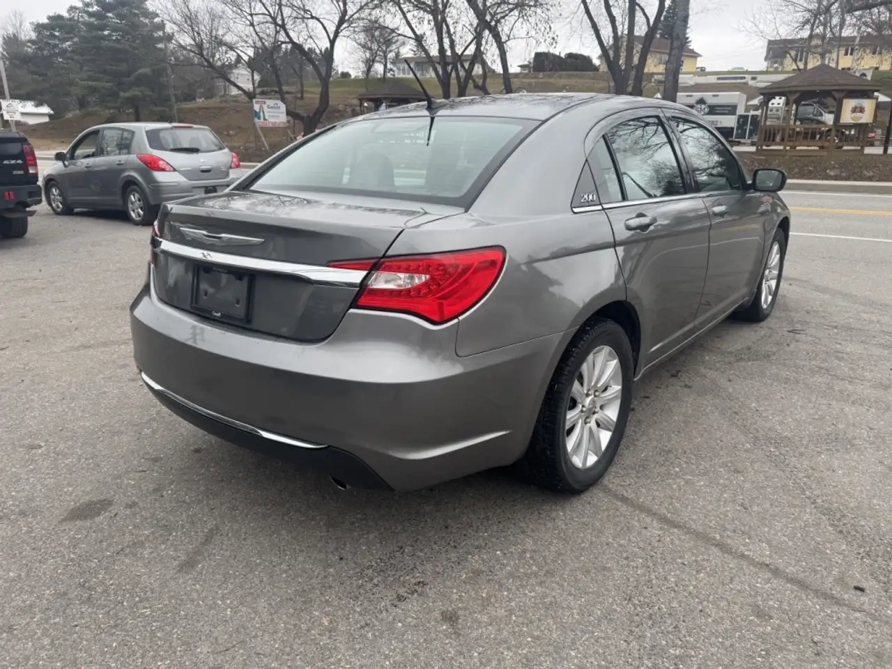 Chrysler 200 снимка Chrysler 200
